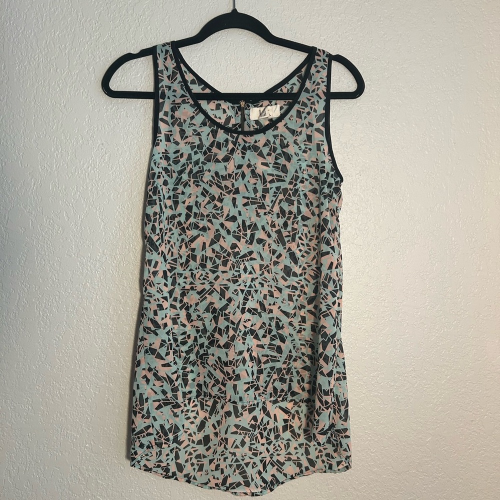 LOLA 💋Abstract Patterned Sleeveless Top 🌞